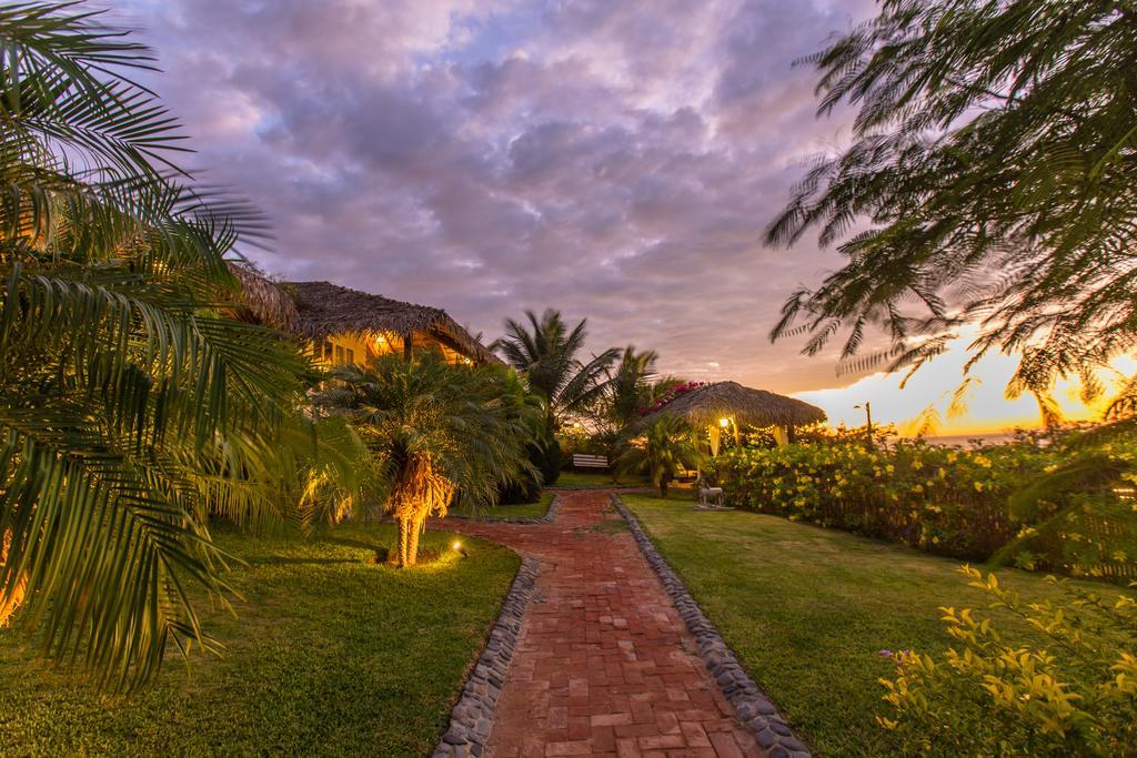 Villas Del Mar Mancora Exterior photo